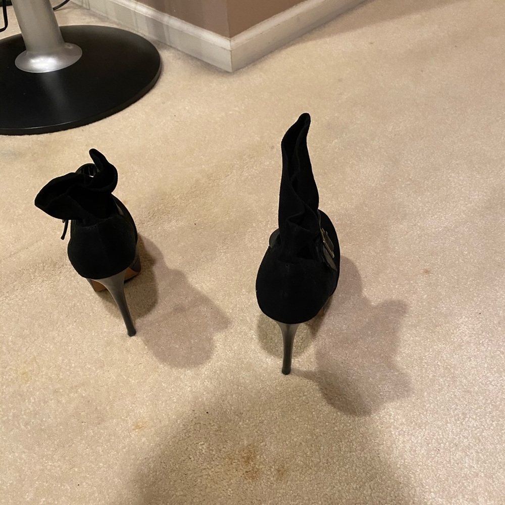 Shoe - Picture 6 of 10